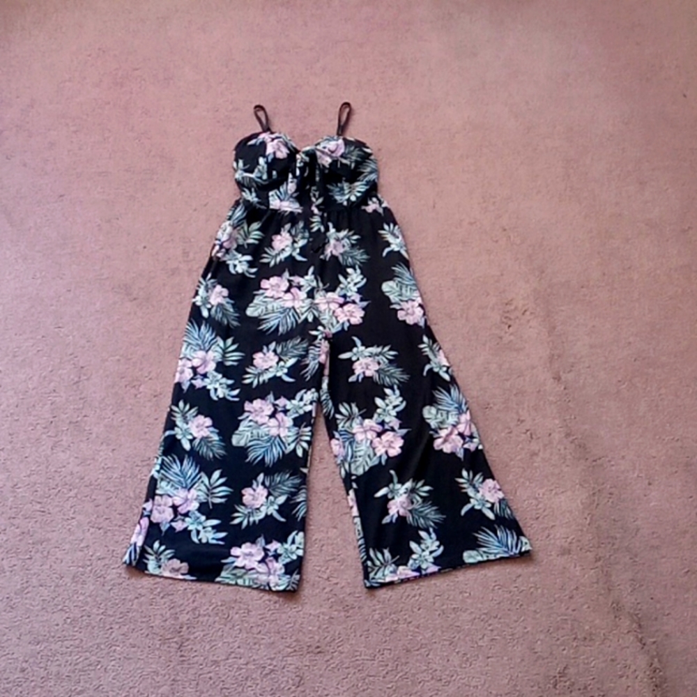 🌺 New NO BOUNDARIES Jumpsuit Size Large 11-13 Capri Length